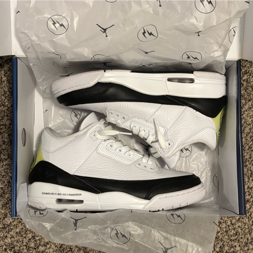 Air Jordan 3 retro Fragment . 8.5 men’s . Authentic